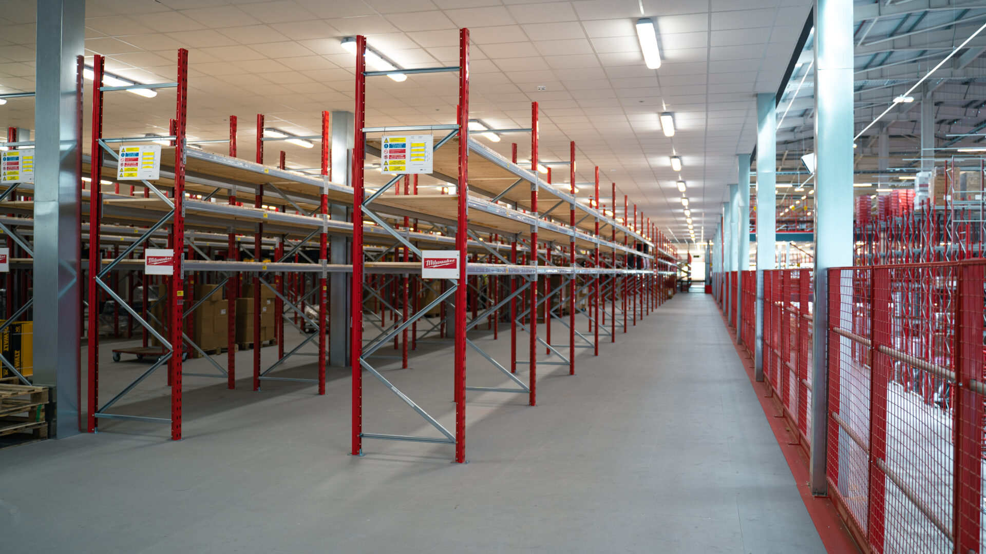 Top 5 Benefits of Industrial Storage Solutions for Business Growth